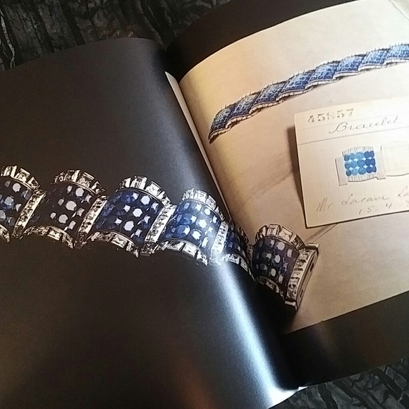 VAN CLEEF and ARPELS - large coffee table book - Picture 10 of 10
